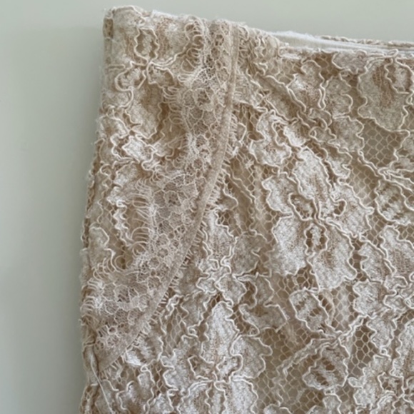 Wilfred by Aritzia | Cream Ivory Scallop Lace Jules Shorts | Size XXS 00 - Picture 5 of 14